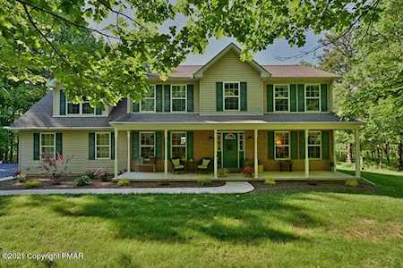 399 Jessica Ct Brodheadsville, PA 18322