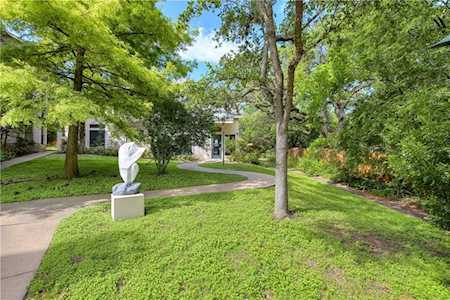 2209 Hancock DR #18 Austin, TX 78756