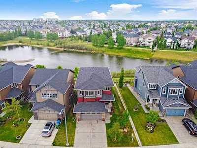 56 Cougar Ridge Green SW Calgary, AB T3H 0S6