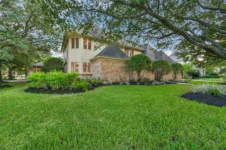 6403 Saffron Hills Dr Spring, TX 77379