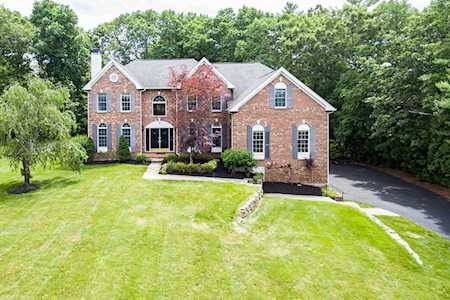 35 Greenwood Road Hopkinton, MA 01748