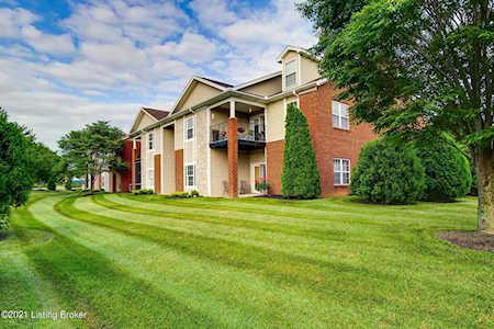 10202 Deer Vista Dr #202 Louisville, KY 40291