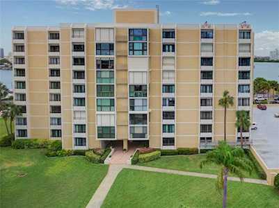 851 Bayway Blvd #908 Clearwater, FL 33767