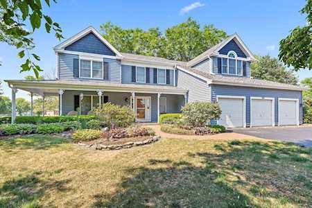 220 Hawthorne Ct Sleepy Hollow, IL 60118