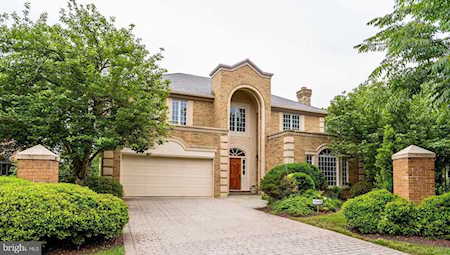 10040 Chartwell Manor Ct Potomac, MD 20854