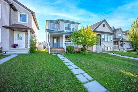 511 Evermeadow Rd SW Calgary, AB T2Y 4W9