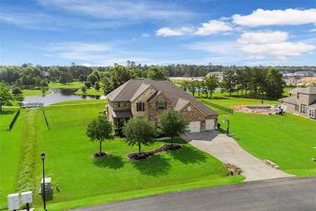 2713 Silverstone Way Conroe, TX 77304