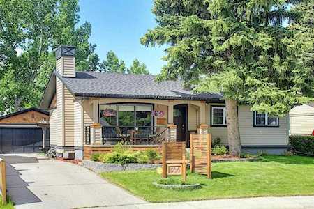544 Oakridge Way SW Calgary, AB T2V 1T6
