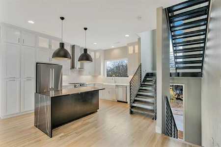 416 S Rayner Avenue Fort Worth, TX 76111