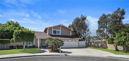 18121 Riverside Circle Huntington Beach, CA 92648
