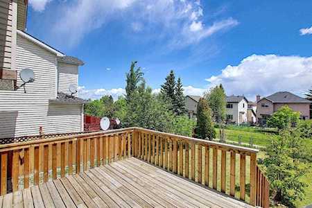22 Somercrest Close SW Calgary, AB T2Y 3H7