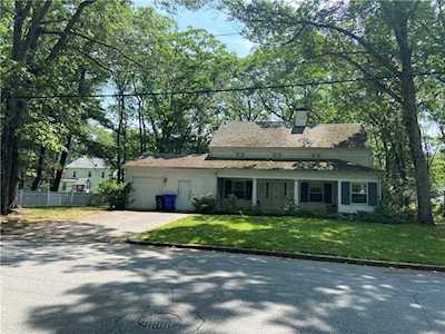 80 Alexander Mcgregor Rd Pawtucket, RI 02861