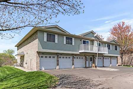 934 Pond View Court Vadnais Heights, MN 55127