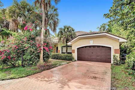 3601 High Pine Dr Coral Springs, FL 33065