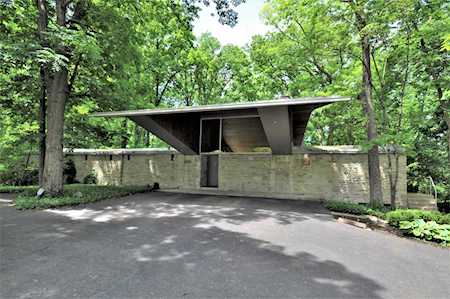 2320 Hoxton Court Upper Arlington, OH 43220