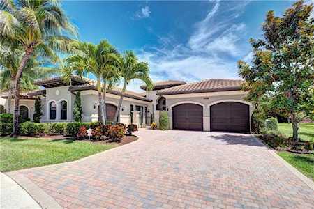 8317 Hawks Gully Ave Delray Beach, FL 33446