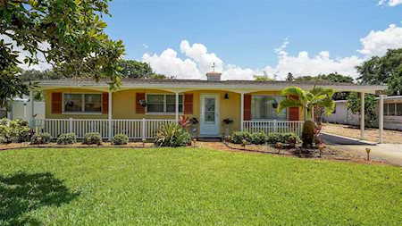 3111 Bay Dr Bradenton, FL 34207