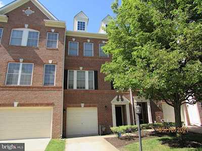 2449 Cheyenne Dr Gambrills, MD 21054