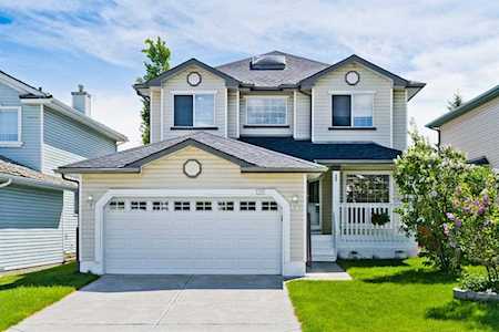 126 Valley Brook Circle NW Calgary, AB T3B 5S2
