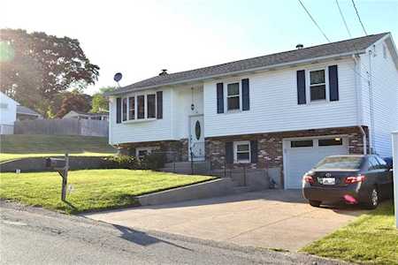 77 Hilltop Rd Cumberland, RI 02864