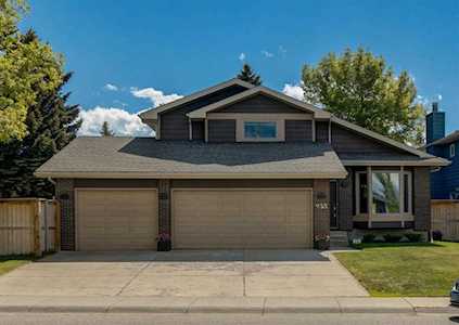 955 Suncastle Dr SE Calgary, AB T2X 2L7