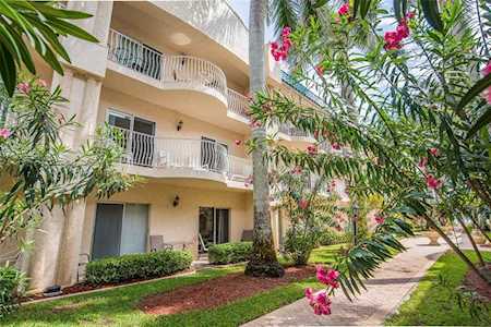 5961 Midnight Pass Rd #304 Sarasota, FL 34242