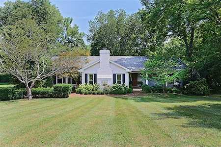 118 Cheek Rd Nashville, TN 37205