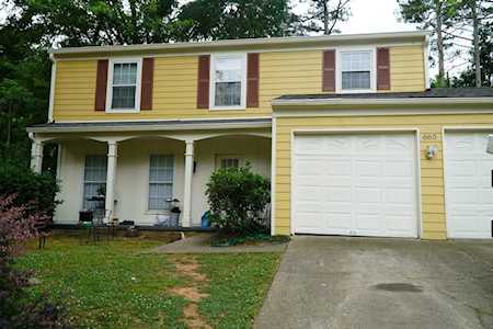 660 Barrington Way Roswell, GA 30076