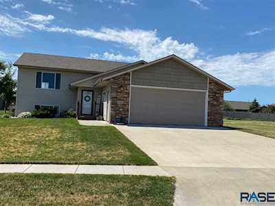 1505 W Meadowbrook Trl Brandon, SD 57005