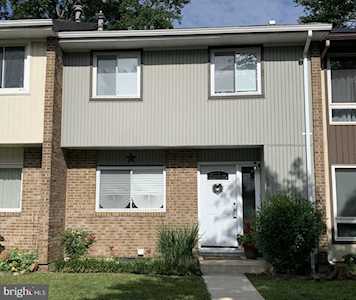 1984 Cambridge Dr Crofton, MD 21114