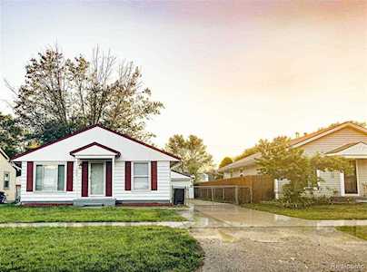 1644 S Parent Ave Westland, MI 48186