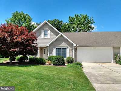 2324 B Aronimink Circle Fayetteville, PA 17222