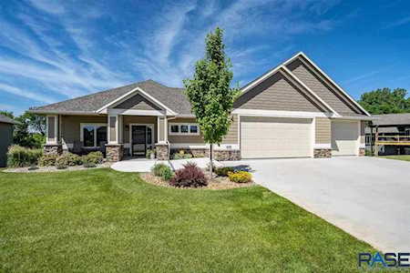 605 S Red Spruce Cir Sioux Falls, SD 57110