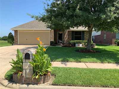 10335 Devinwood Dr Baytown, TX 77523