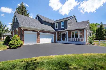 2567 Steven Ln Northbrook, IL 60062