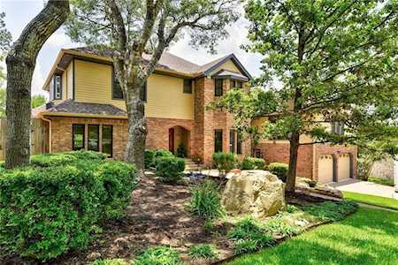 2201 Plumbrook DR Austin, TX 78746