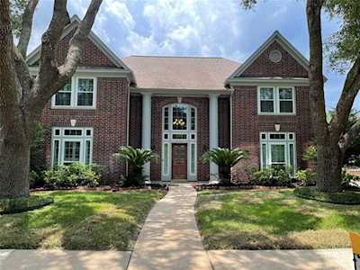 4722 Cambridge St Sugar Land, TX 77479