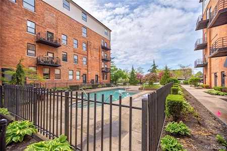 6533 E Jefferson Ave #216 Detroit, MI 48207