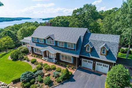 445 River Road Nissequogue, NY 11780
