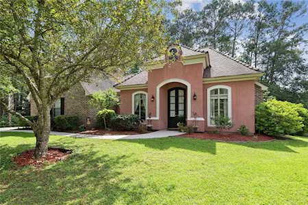 225 Secluded Oaks Ln Madisonville, LA 70447