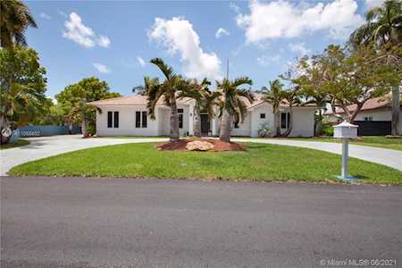 8318 SW 182nd Ter Palmetto Bay, FL 33157