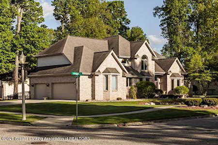 2518 Sugartree Trl Lansing, MI 48917