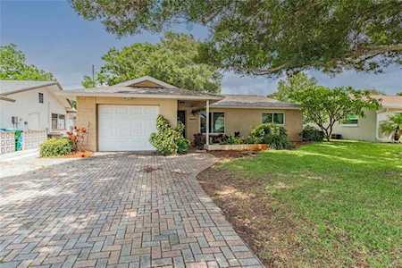2580 Bramblewood Dr E Clearwater, FL 33763