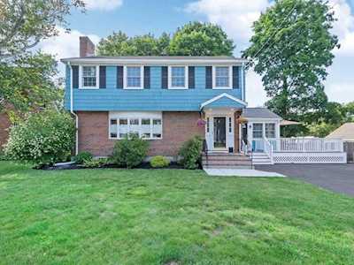 172 Pleasant Milton, MA 02186