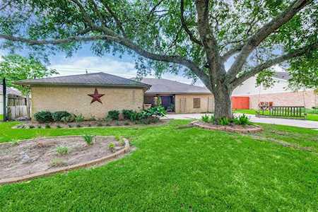 2307 Creek Meadows Dr Missouri City, TX 77459