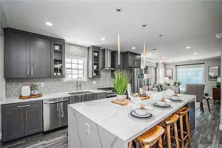 8210 Alverstone Ave Los Angeles, CA 90045