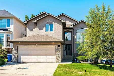 4 Elkton Place SW Calgary, AB T3H 4Y8
