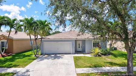 10383 SW 24th St Miramar, FL 33025