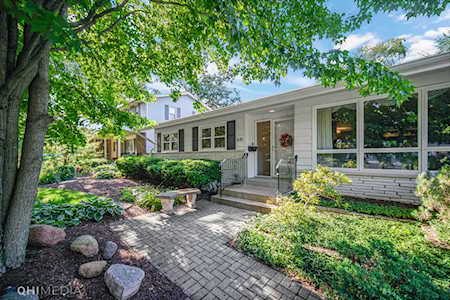 2170 Country Knoll Ln Elgin, IL 60123