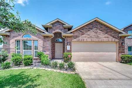 3006 Hurst Green Ln Fresno, TX 77545